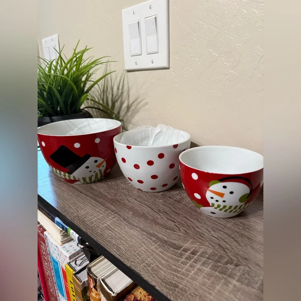 Set (3) Crate & Barrel Joan Anderson Snowman Bowls 5 7/8